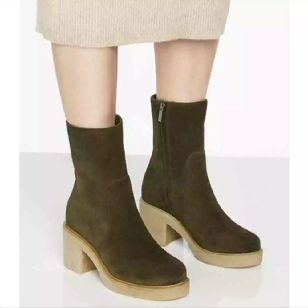La Canadienne Zeb‎ Suede Bootie in Dark Green Size 10 NWOB